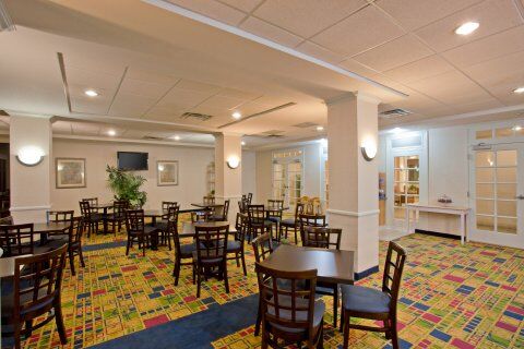 Hampton & Cathedral Resort 3*